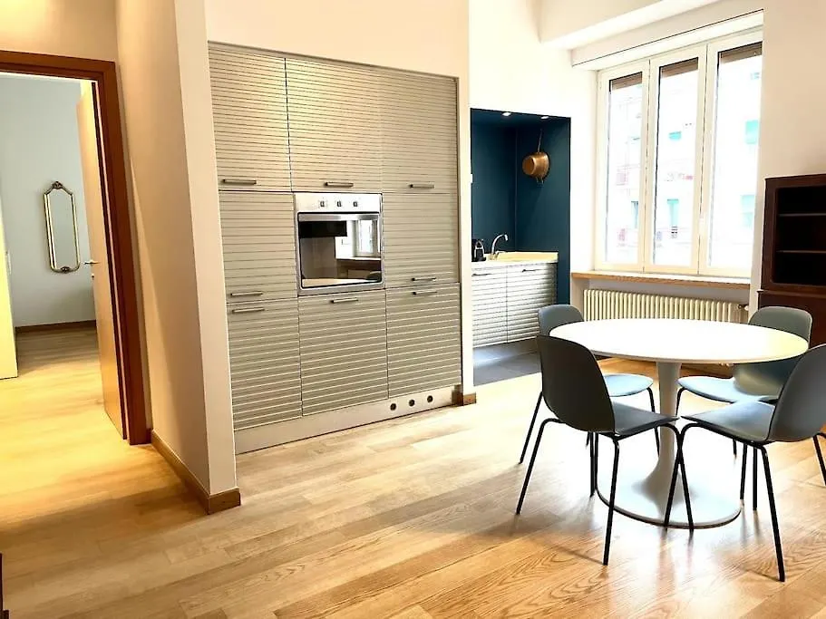 Appartement Modern Condo In Como Historic Center